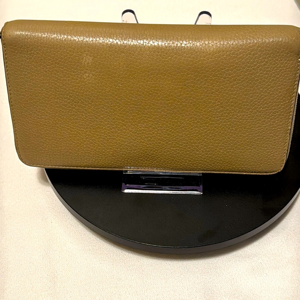 Celine Round Long Wallet Beige Leather CELINE in near MINT condition. - Picture 1 of 10
